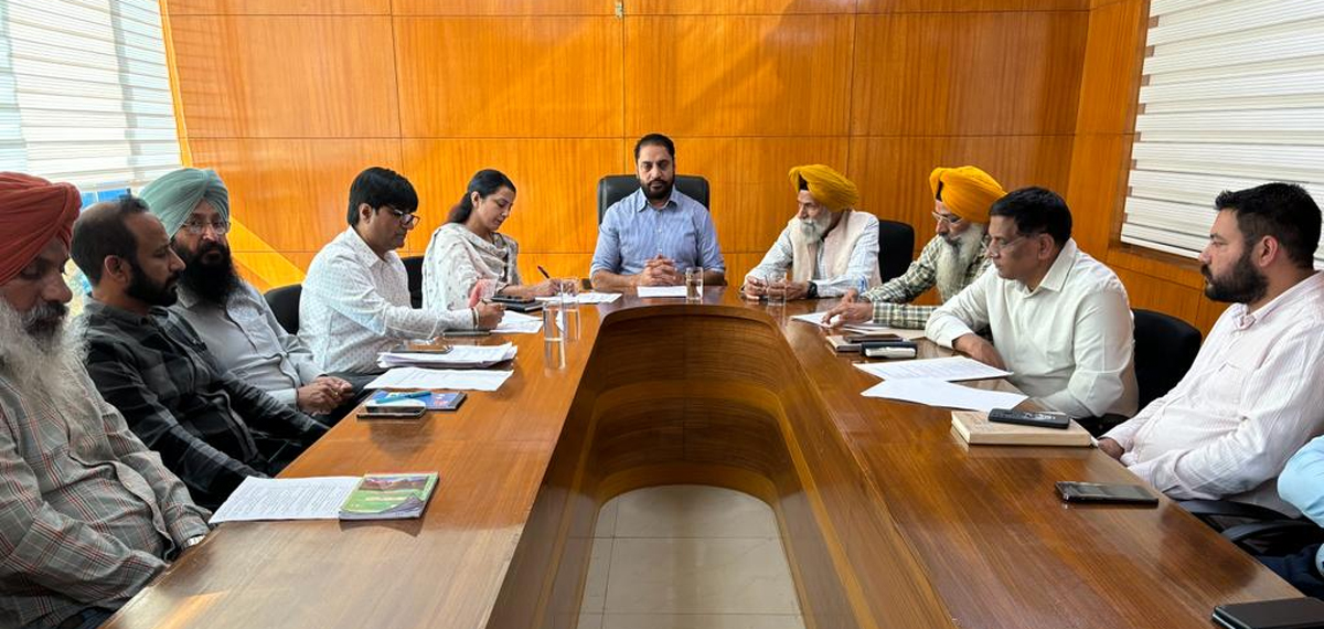 सफाई कर्मचारियों की मांगों को प्राथमिकता के आधार पर हल किया जाएगा: अमरजीत सिंह जीती सिद्धू मेयर ने सफाई कर्मचारियों की मांगों को हल करने के लिए बैठक की